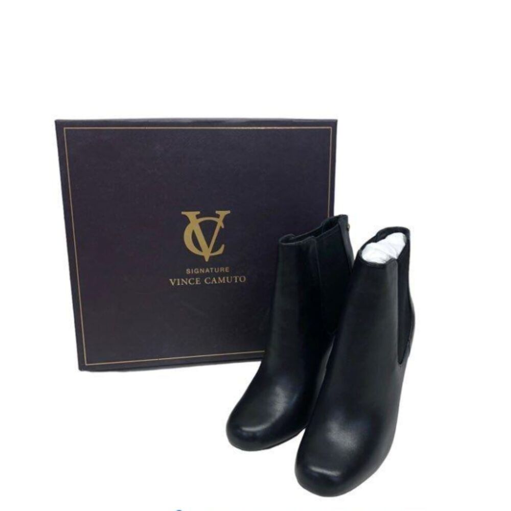 Vince Camuto VI-Galahad Black Leather Ankle Bootie Heels Size 7 w/ Box